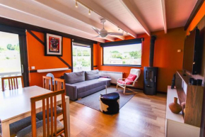 Precioso apartamento con jardín y piscina